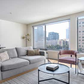 Apartament de închiriat pentru $4,821 pe lună în Los Angeles, S Flower St