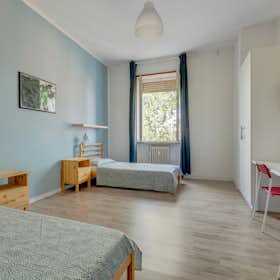 Shared room for rent for €590 per month in Milan, Corso di Porta Romana