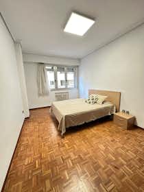 Privé kamer te huur voor € 320 per maand in Logroño, Gran Vía Juan Carlos I