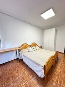 Приватна кімната за оренду для 350 EUR на місяць у Logroño, Gran Vía Juan Carlos I