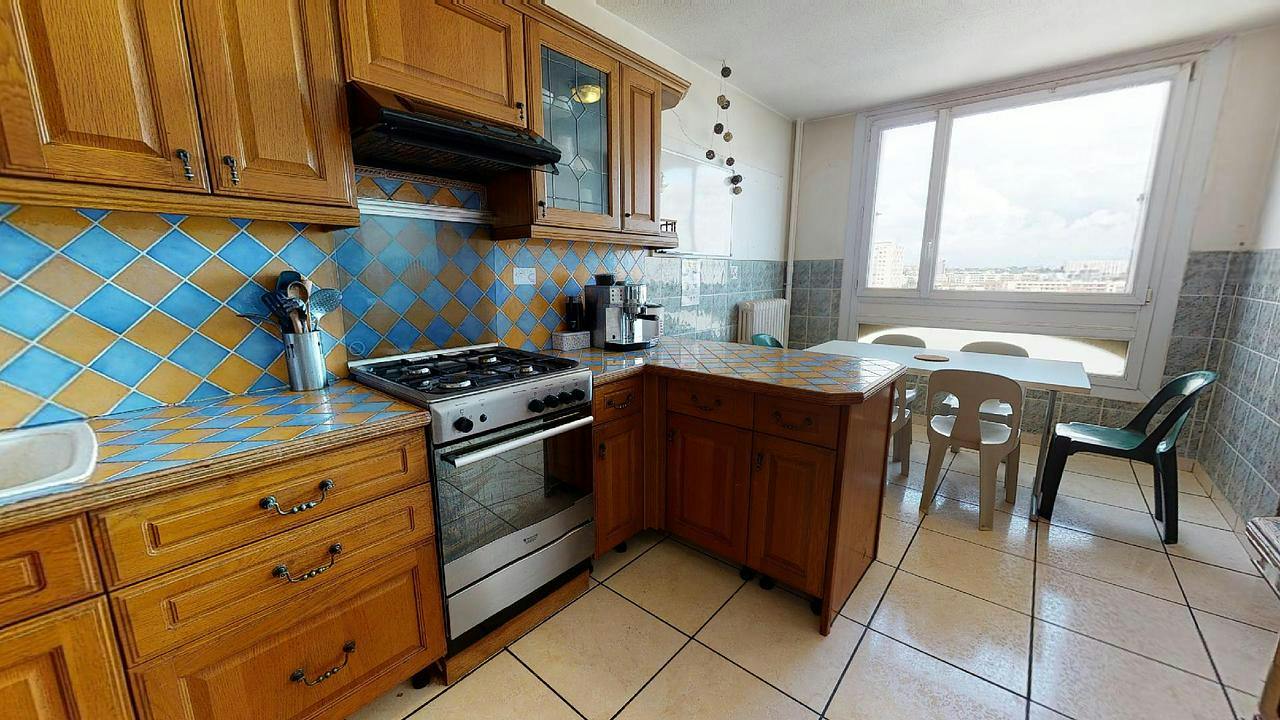 Private room for rent on Rue Philippe Fabia, Lyon - Plus