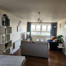 Appartement te huur voor £ 1.544 per maand in Salford, Highclere Avenue