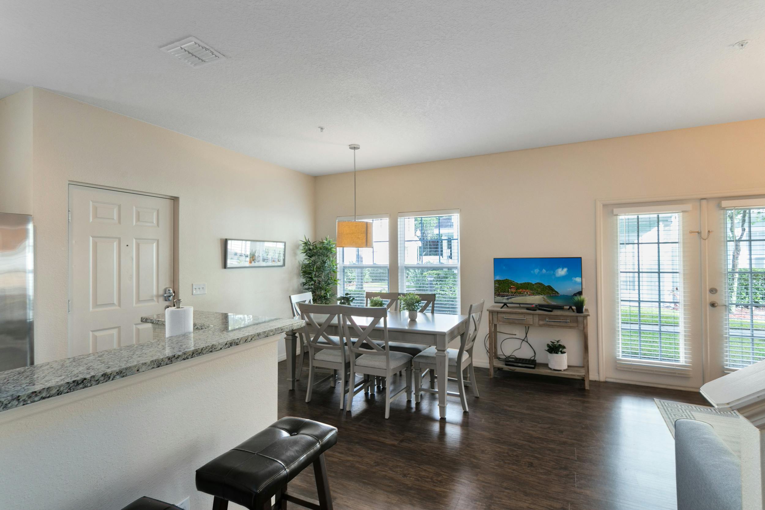 房源 正在以 $5,456 的月租出租，其位于 Kissimmee, Diplomat Ct