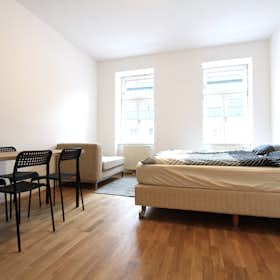 Apartment for rent for €740 per month in Vienna, Buchengasse
