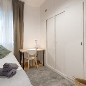 Private room for rent for €780 per month in Madrid, Calle de Ayala