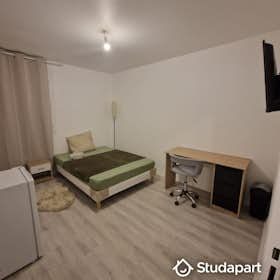 Private room for rent for €560 per month in Saint-Ouen-l’Aumône, Rue Maurice Dampierre