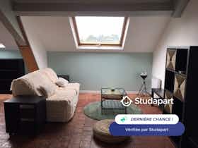 Mieszkanie do wynajęcia za 680 € miesięcznie w mieście Nantes, Quai Henri Barbusse