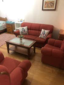 Apartment for rent for €1,250 per month in Lisbon, Rua do Ganges