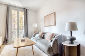 Appartement te huur voor € 1.089 per maand in Barcelona, Carrer d'Aragó