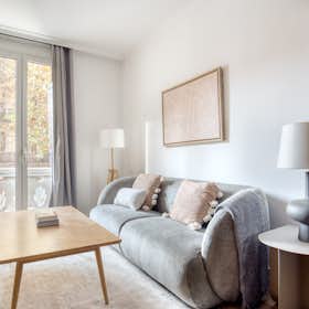 Apartment for rent for €2,109 per month in Barcelona, Carrer d'Aragó