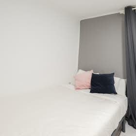 Private room for rent for €635 per month in Madrid, Calle de la Colegiata