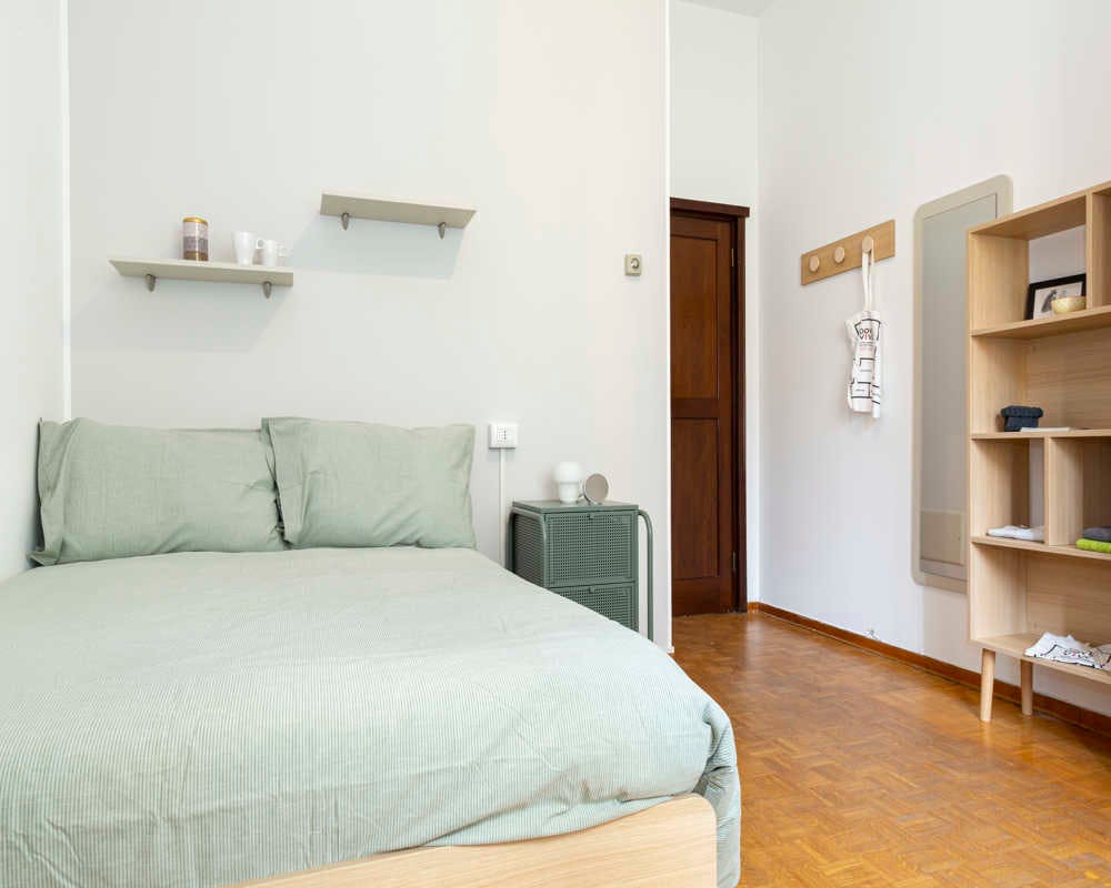 Via Santa Sofia, Milan preview