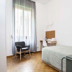 Private room for rent for €935 per month in Milan, Via Santa Sofia