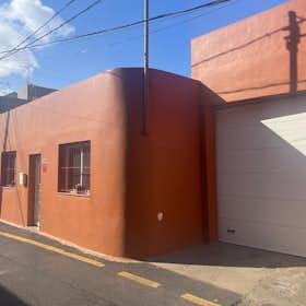 Quarto privado para alugar por € 375 por mês em La Laguna, Calle Ángeles