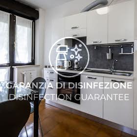 Apartment for rent for €1,050 per month in Udine, Piazzale Unità d'Italia