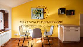 Appartement à louer pour 1 188 €/mois à Udine, Via Castellana