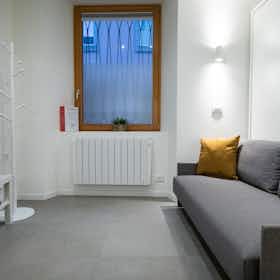 Apartment for rent for €1,085 per month in Udine, Via del Sale