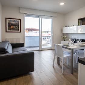 公寓 正在以 €1,291 的月租出租，其位于 Udine, Viale Vat