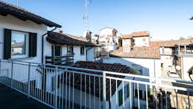 Apartment for rent for €1,250 per month in Udine, Via Francesco Tomadini