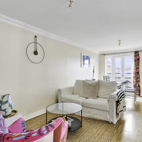 Apartamento en alquiler por 2848 GBP al mes en London, Glaisher Street
