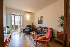 Apartamento para alugar por € 1.800 por mês em Florence, Via Erbosa