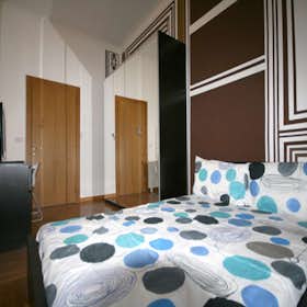 Private room for rent for €885 per month in Milan, Via Giulio e Corrado Venini