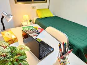 Отдельная комната сдается в аренду за 380 € в месяц в Burjassot, Carrer de Vázquez de Mella