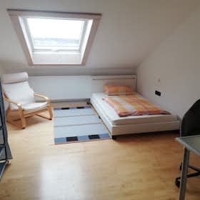 WG-Zimmer for rent for 550 € per month in Wimsheim, Uhlandstraße