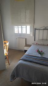 Private room for rent for €550 per month in Barcelona, Avinguda de la Mare de Déu de Montserrat