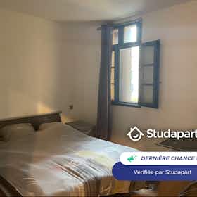 Apartament de închiriat pentru 640 EUR pe lună în Perpignan, Rue François Arago