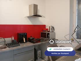 Appartement te huur voor € 650 per maand in Marseille, Chemin du Moulinet