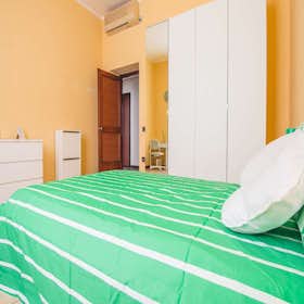 Private room for rent for €845 per month in Milan, Viale Monza