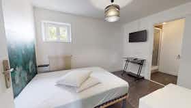 私人房间 正在以 €430 的月租出租，其位于 La Couronne, Rue de la Libération