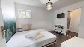 Habitación privada en alquiler por 430 € al mes en La Couronne, Rue de la Libération