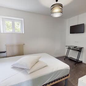 Stanza privata for rent for 430 € per month in La Couronne, Rue de la Libération
