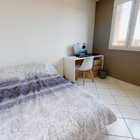 Private room for rent for €538 per month in Vénissieux, Avenue Viviani