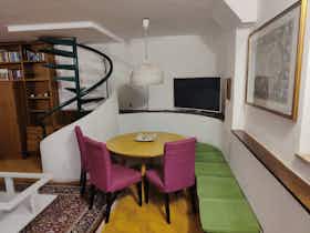 单间公寓 正在以 €1,200 的月租出租，其位于 Meta, Via Rivolo