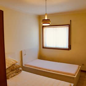 Apartment for rent for €740 per month in Porto, Travessa da Carvalhosa