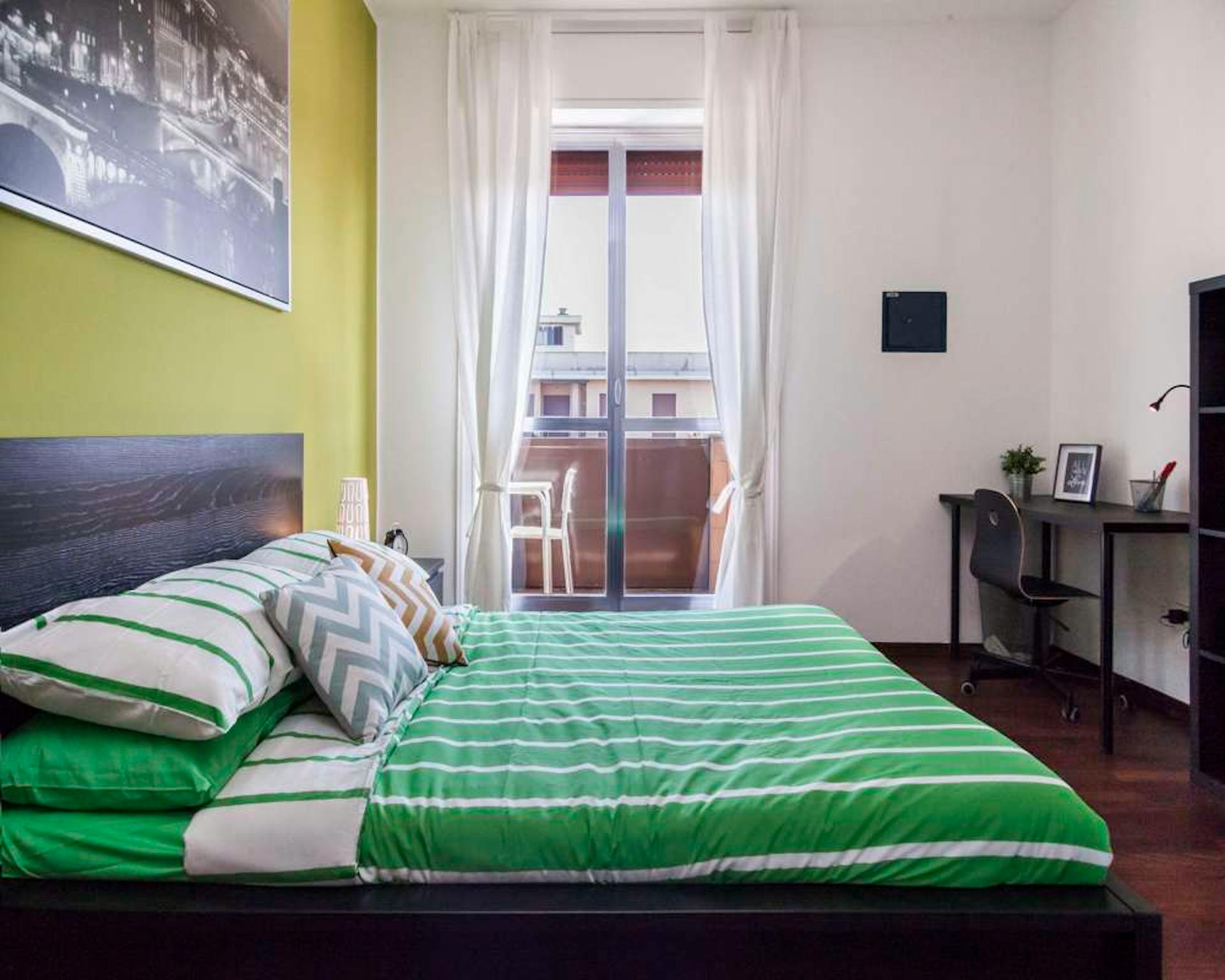 Via Giuseppe Frua, Milan preview