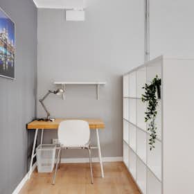 Private room for rent for €695 per month in Milan, Via Annibale Caretta