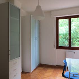 Private room for rent for €515 per month in Pisa, Via San Giuseppe Benedetto Cottolengo