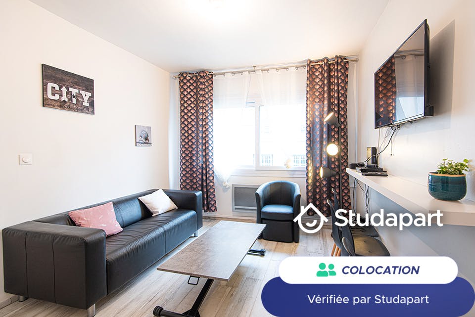 Private room for rent for €458 per month in Nîmes, Rue Clérisseau