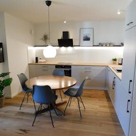 Apartamento for rent for € 2.240 per month in Munich, Falkenstraße