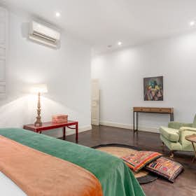 Apartment for rent for €5,875 per month in Madrid, Calle de Valverde