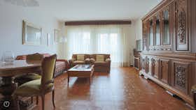 Apartment for rent for €1,715 per month in San Fermo della Battaglia, Via Alessandro Noseda