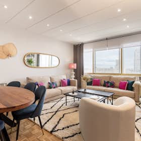 Apartment for rent for €4,385 per month in Madrid, Calle de la Princesa
