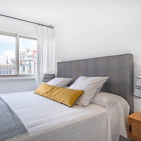 Apartment for rent for €3,330 per month in Madrid, Calle del Príncipe de Vergara