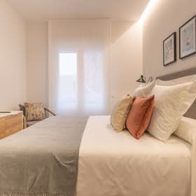 Apartment for rent for €3,000 per month in Madrid, Calle de Viriato