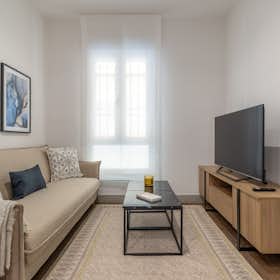 Apartment for rent for €3,160 per month in Madrid, Calle de Viriato