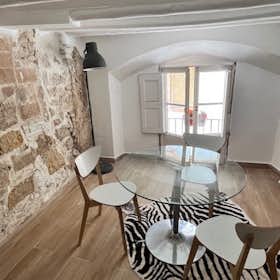 Apartment for rent for €890 per month in Tarragona, Carrer del Portal del Carro